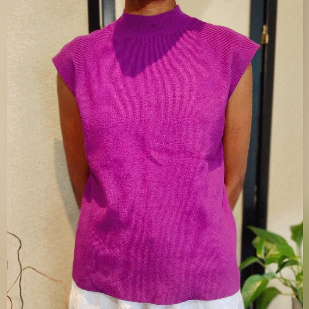 Worthington Women's sleeveless sweater vest crew neck